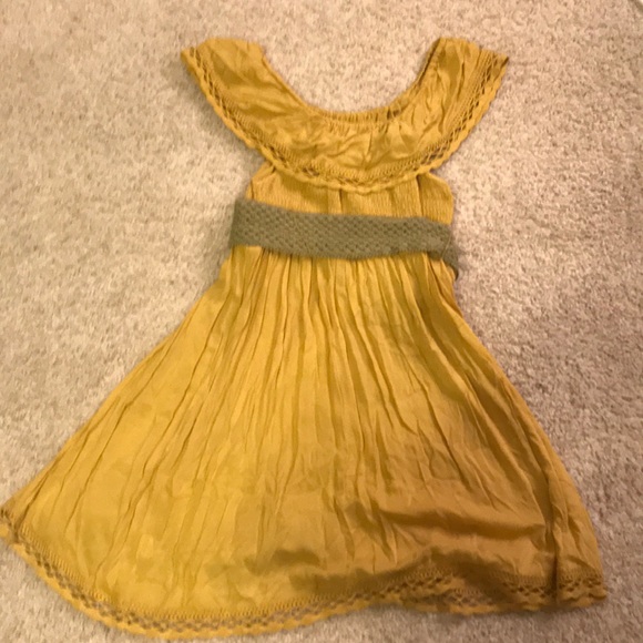Yellow Dress - Picture 2 of 6